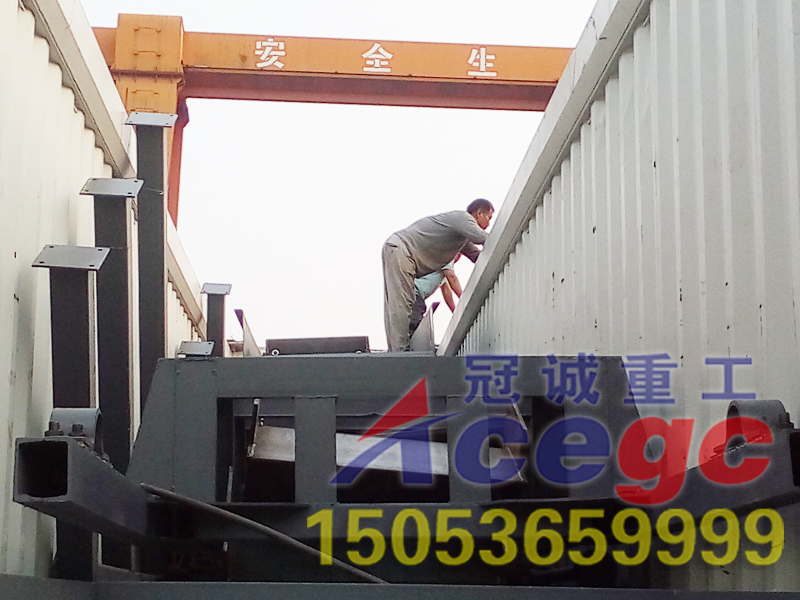 加納沙金船發貨現場