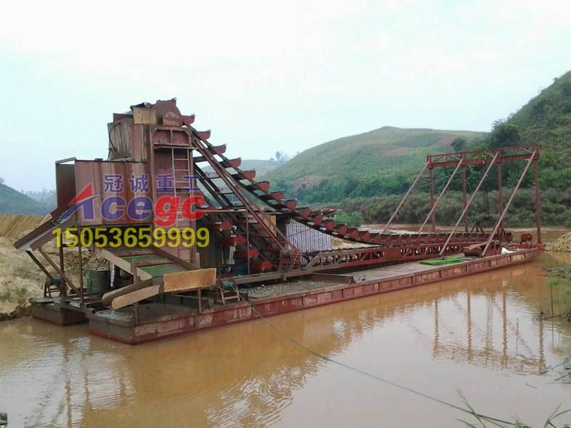 溜槽式河道沙金設備